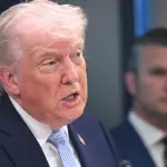 ترامب يكشف عن إرسال أسلحة للمتظاهرين الإيرانيين ويعترض على احتفاظ الأكراد بها