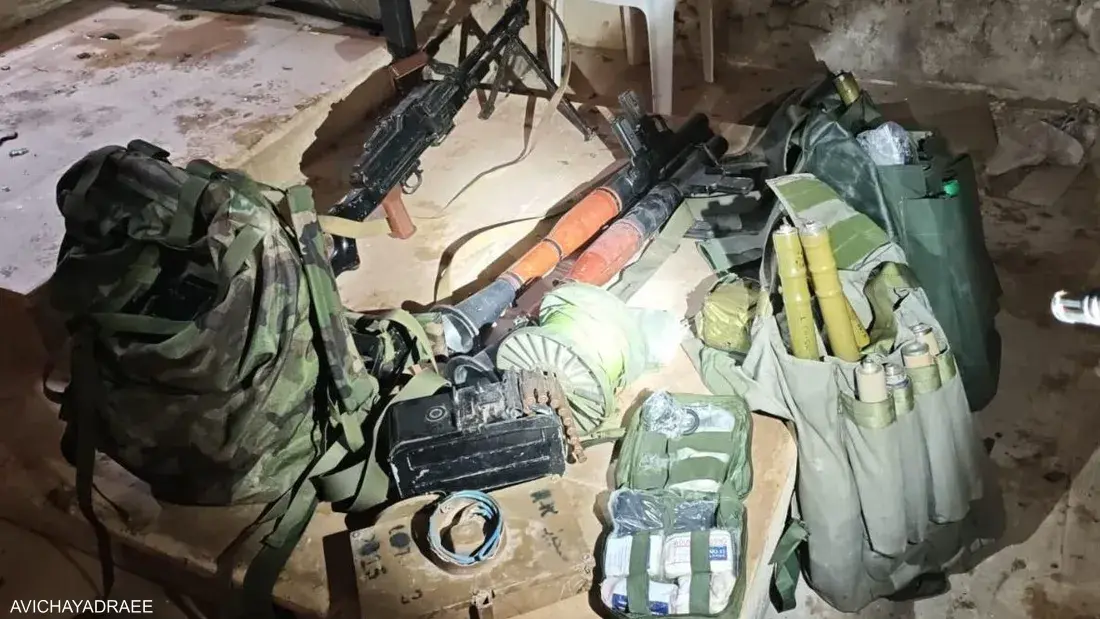 مخازن تحت الأرض تحتوي على قذائف وعبوات ناسفة وبنادق، في ظل تصاعد الغارات الإسرائيلية على المناطق اللبنانية