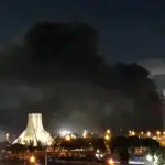 انفجارات متفرقة في إيران وموجة غارات إسرائيلية قبل مهلة ترامب لإعادة فتح مضيق هرمز