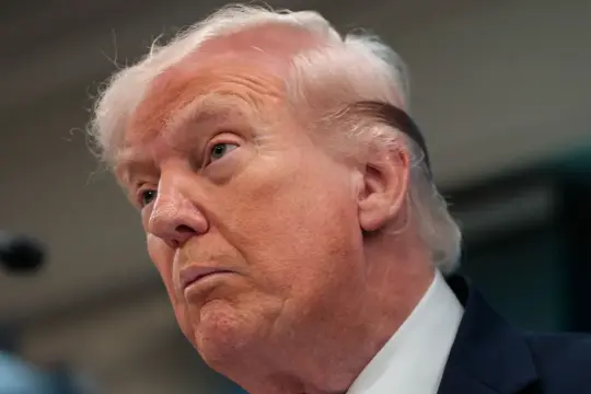 ترامب يعلن "نصرًا كاملًا" بعد اتفاق هدنة لمدة أسبوعين مع إيران وفتح مضيق هرمز