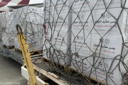 الإمارات ترسل 100 طن مساعدات غذائية إلى غزة ضمن عملية “الفارس الشهم 3”