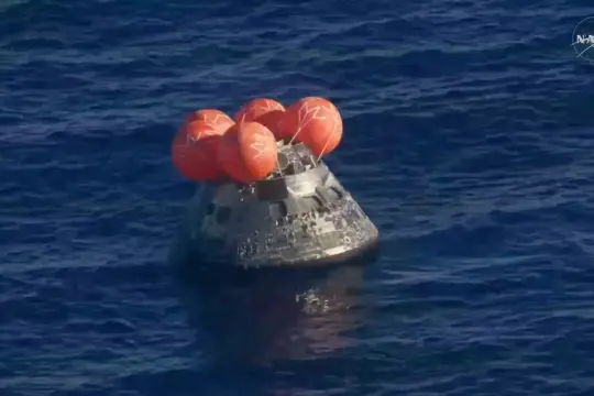 نجاح مهمة «أرتيميس 2» وعودة رواد الفضاء إلى الأرض بعد رحلة تاريخية حول القمر