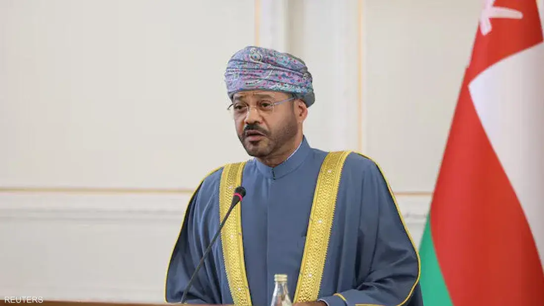 وزير الخارجية بدر البوسعيدي يحث على استمرار المفاوضات بعد جمود محادثات إسلام آباد