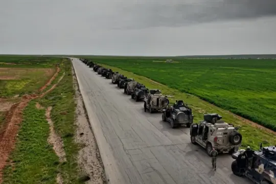 الجيش السوري يتسلم قاعدة قسرك في الحسكة بعد انسحاب قوات التحالف الدولي