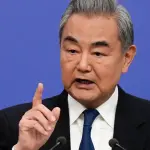 الصين تدعو لضمان حرية الملاحة في مضيق هرمز وترحب بجهود استئناف الحركة البحرية