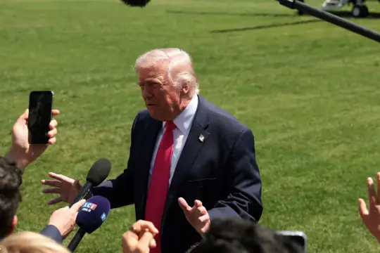 ترامب يوجه رسالة إلى حزب الله مع بدء وقف إطلاق النار بين لبنان وإسرائيل