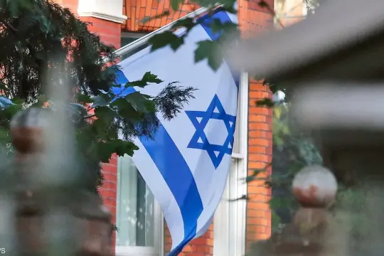 تحقيق أمني في لندن بعد تهديدات قرب السفارة الإسرائيلية وتعزيز الإجراءات الأمنية