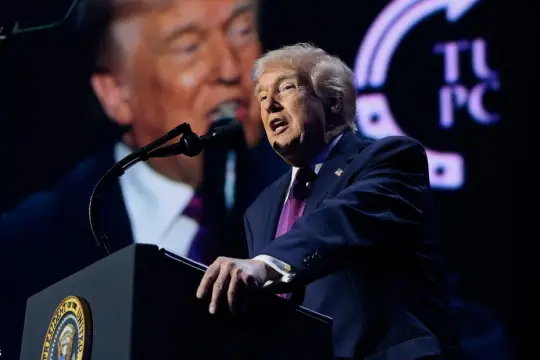 ترامب: يمكن جعل لبنان "بلدا عظيما مرة أخرى" ويؤكد اقتراب اتفاق نووي مع إيران