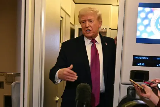 ترامب يهدد بمواصلة حصار الموانئ الإيرانية: وقف إطلاق النار قد لا يُمدد