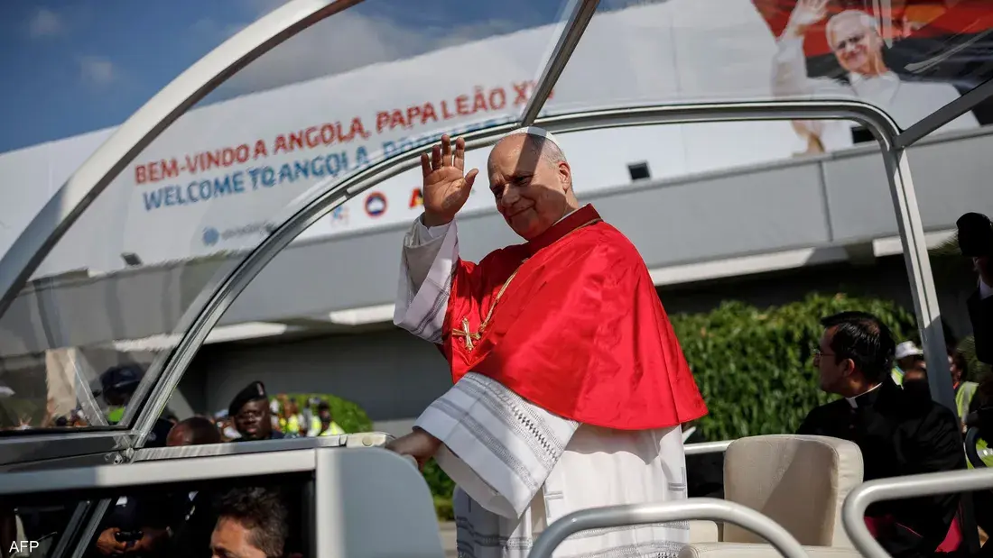 ليو الرابع عشر يؤكد أن رسالته تركز على السلام وليست موجهة ضد الرئيس الأميركي