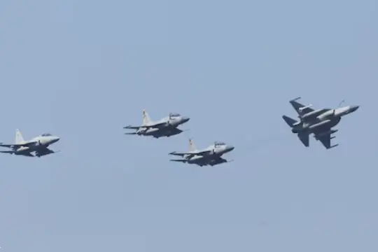 بسبب إيران.. باكستان تلغي صفقة سلاح ضخمة مع الجيش السوداني