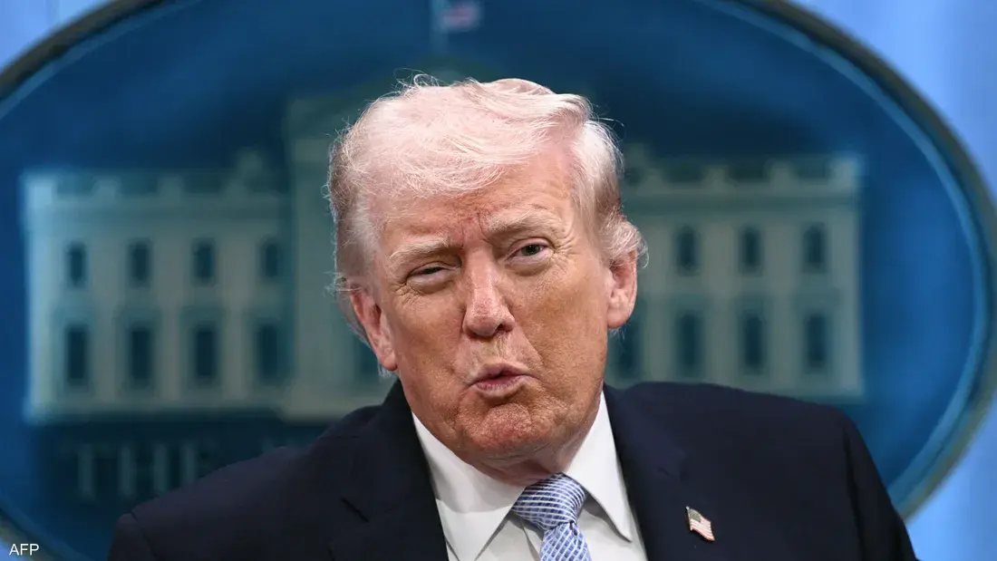 الرئيس الأميركي يعلن توجه وفد رفيع إلى باكستان لمحادثات جديدة، ويشترط تخلي طهران عن أي برنامج نووي مع استمرار غموض الموقف الإيراني