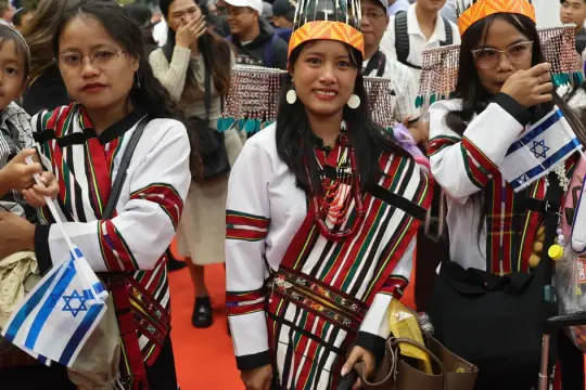 إسرائيل تستقبل 240 مهاجراً من طائفة “بني مناشيه” ضمن خطة لنقل 6 آلاف من الهند حتى 2030