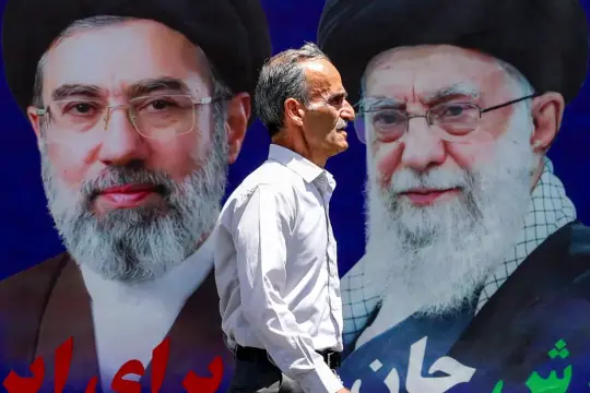 تقارير استخباراتية: مجتبى خامنئي يلعب دوراً محورياً في إدارة الحرب والمفاوضات داخل إيران