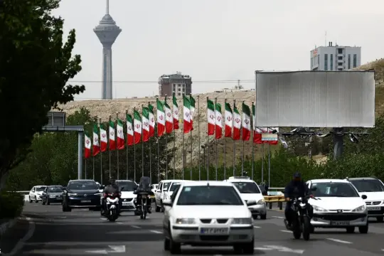 تقرير: تيار متشدد داخل إيران يعرقل فرص التوصل لاتفاق مع واشنطن وسط تعثر المفاوضات