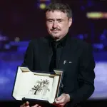 المخرج الروماني كريستيان مونجيو يفوز بالسعفة الذهبية في مهرجان كان عن فيلم “فيورد”
