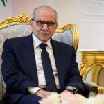 نواف سلام يهاجم نعيم قاسم: من أدخل لبنان في الحروب لا يملك منح دروس في السيادة