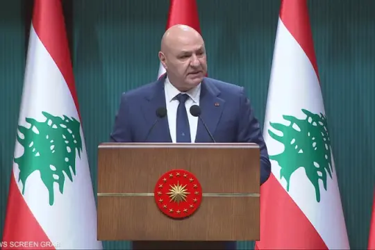 إدانة لبنانية واسعة للعدوان الإسرائيلي على الجنوب.. عون وسلام يحذران من تقويض التفاوض ونسف "اتفاق الإطار"