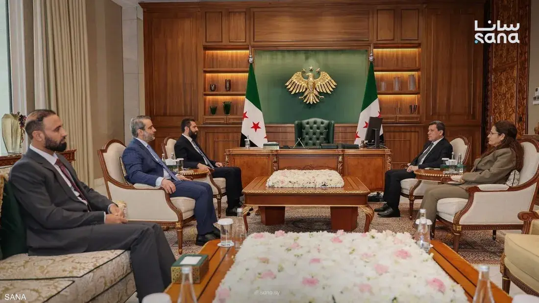 اجتماع في دمشق لمتابعة تنفيذ اتفاق يناير وسط توتر أمني في الحسكة واتهامات بعرقلة مسار الدمج.
