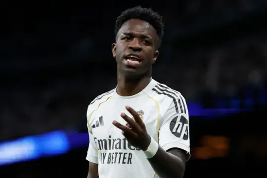رسميًا.. ريال مدريد يجدد عقد فينيسيوس جونيور حتى عام 2032