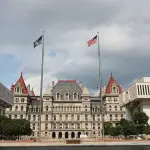 الـ FBI يعلن إحباط هجوم بعبوة ناسفة على كابيتول نيويورك واعتقال امرأة بزعم انتمائها لـ "داعش"