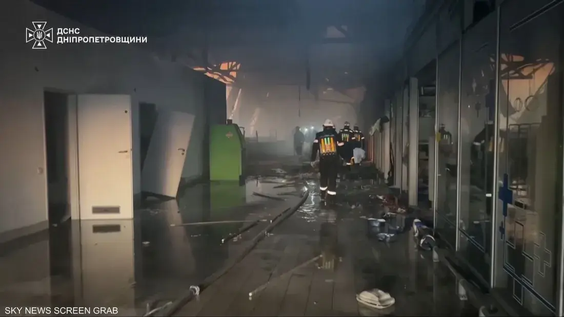 بين الضحايا 23 طفلاً.. وزيلينسكي يتهم روسيا باستهداف فرق الإنقاذ بضربة ثانية، بالتزامن مع إطلاق صواريخ باليستية نحو كييف