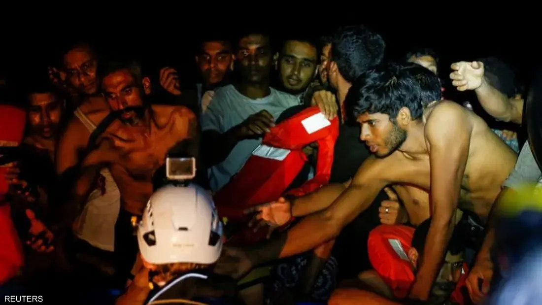 إنقاذ شخصين أحدهما في حالة حرجة.. ومنظمة الهجرة تحذر من ارتفاع ضحايا طريق وسط المتوسط رغم تراجع أعداد الواصلين إلى أوروبا