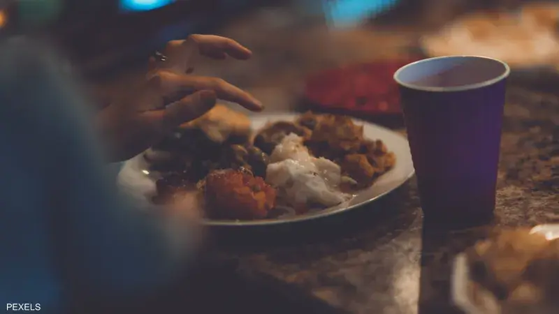 دراسات تحذر من الأطعمة الغنية بالصوديوم ليلاً