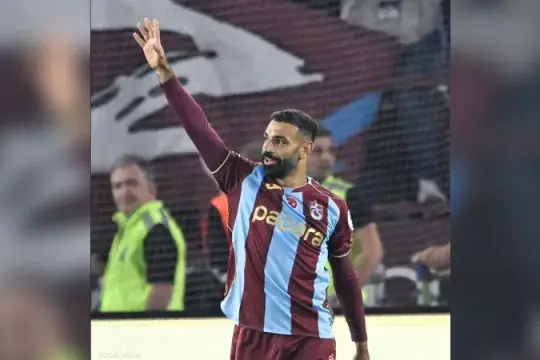 هاتريك وهدف يمنحان محمد صلاح إشادة واسعة في الإعلام التركي عقب قيادة طرابزون لدك غلطة سراي