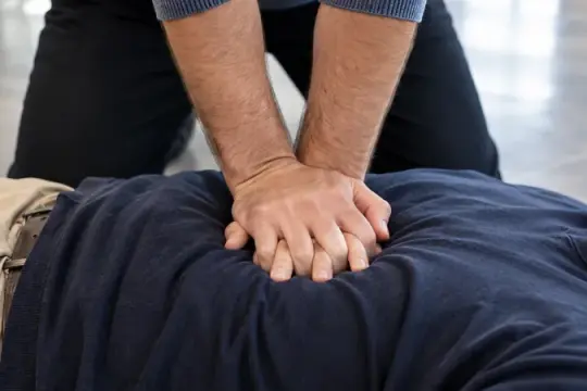 خبراء ألمان: التدليك القلبي الفوري يضاعف فرص النجاة من الموت المفاجئ بمرتين إلى ثلاث مرات