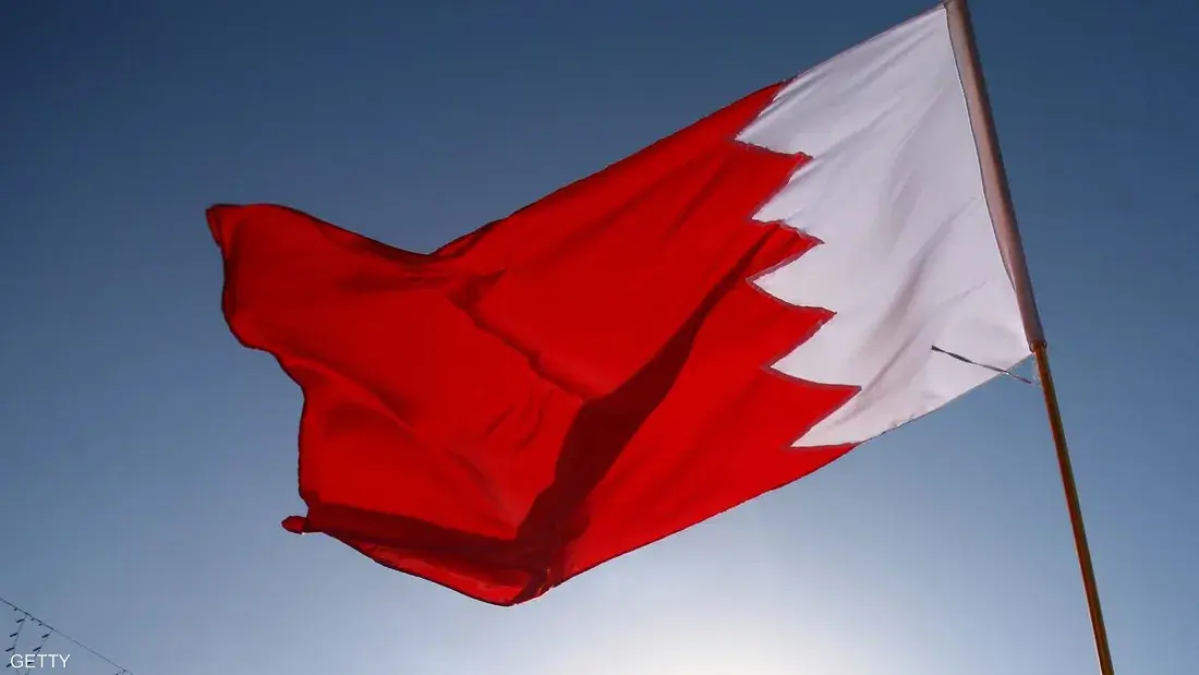 البحرين تحذر المواطنين من الخروج وتؤكد أن الهجمات الإيرانية على المدنيين انتهاك صارخ للقانون الدولي