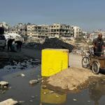العيش قرب الخط الأصفر بغزة.. مقامرة حياة معلقة على خطوط النار