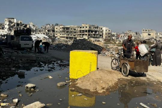العيش قرب الخط الأصفر بغزة.. مقامرة حياة معلقة على خطوط النار