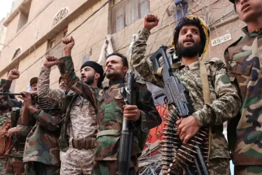 كيف يستغل الحوثيين المهاجرين الأفارقة للقتال إلى جانبهم؟