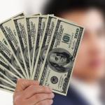 “جيه بي مورغان” يتوقع تصاعد تحوط المستثمرين الأجانب ضد الدولار