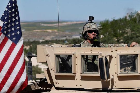 واشنطن تخطط لإقامة وجود عسكري في قاعدة جوية بدمشق لدعم اتفاق محتمل مع إسرائيل