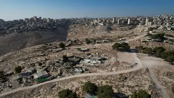أوامر عسكرية وإعلانات “أراضي دولة” واستملاك تستهدف جنين ورام الله وسلفيت والقدس والخليل