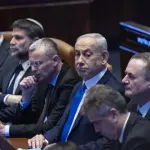 استطلاع معاريف: تحالف المعارضة يحقق أغلبية 61 مقعدًا وسط الحرب وميزانية الدولة