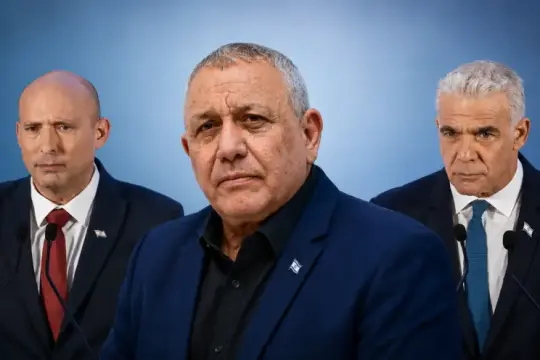 تحالف التغيير يبحث إمكانية توحيد آيزنكوت وبينيت ولابيد في قائمة واحدة