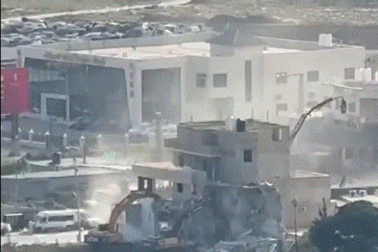 الاحتلال الإسرائيلي يهدم منزلًا من ثلاثة طوابق في محطة عرابة جنوب غرب جنين