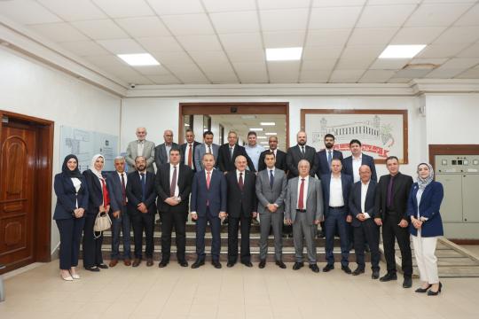 وفد وزاري يبحث احتياجات الخليل التنموية وتعزيز صمودها في مواجهة إجراءات الاحتلال