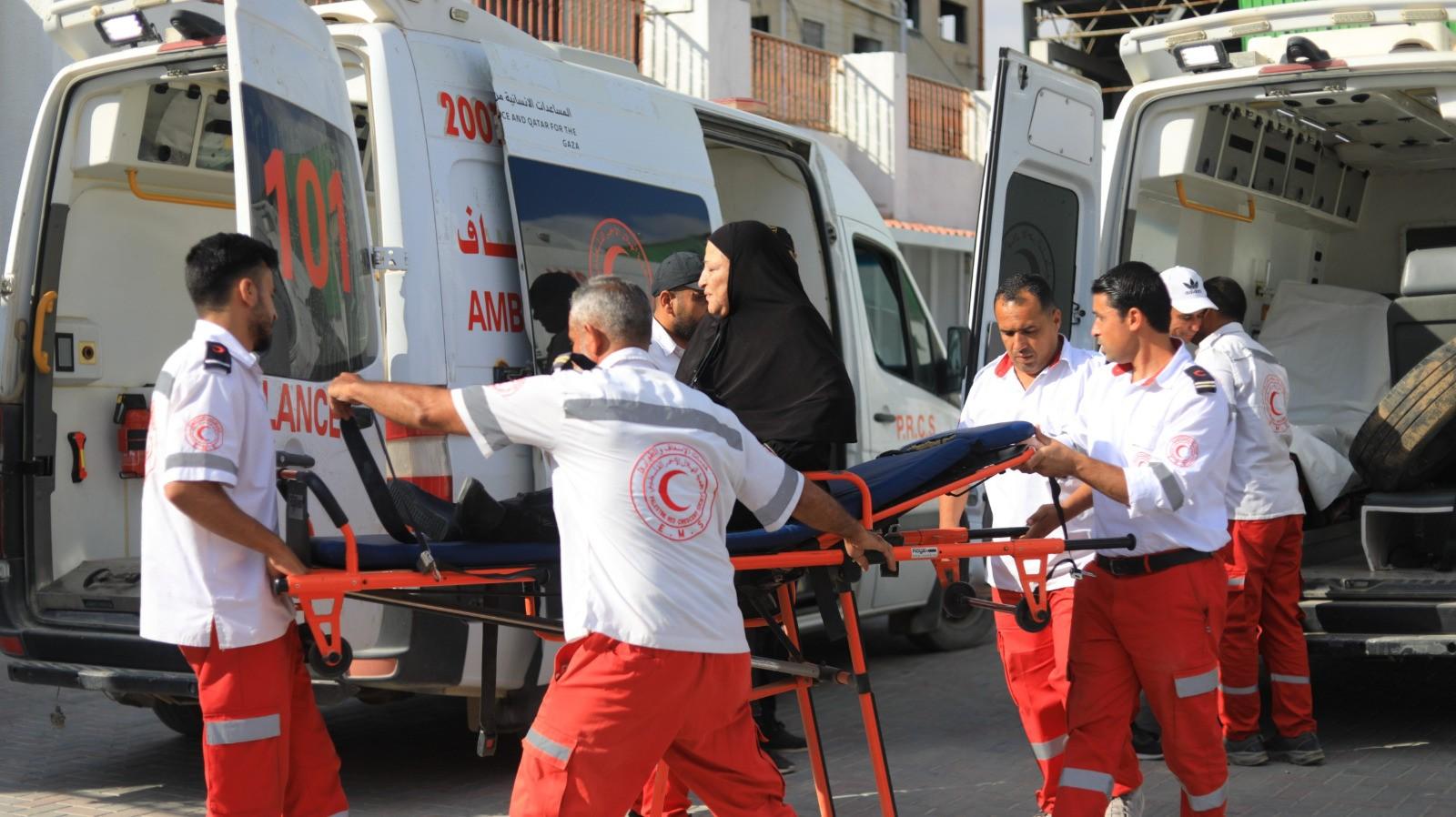 انطلاق عملية الإجلاء من مستشفى التأهيل الطبي بخان يونس وسط جهود إنسانية متواصلة لدعم المرضى ومرافقيهم
