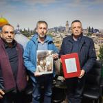 نقابة الصحفيين الفلسطينية توثق انتهاكات الاحتلال بحق الإعلاميين وتفتح باب التعاون مع ناشر يوناني