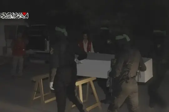 كتائب القسام تنفي مزاعم إسرائيلية حول "فبركة" العثور على جثة أسير في غزة