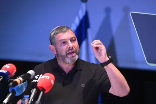 هكذا يخطط عوفر وينتر لتغيير خريطة الانتخابات الإسرائيلية؟
