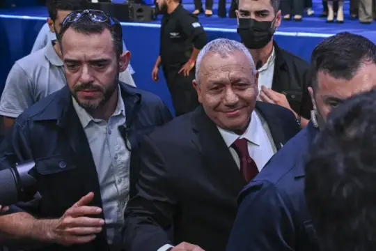آيزنكوت يلتقي لابيد لبحث تشكيل أغلبية برلمانية