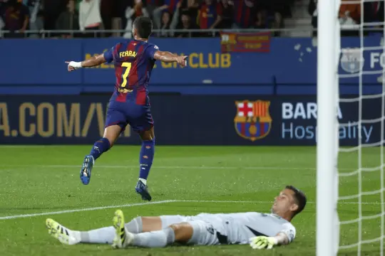 الدوري الإسباني: برشلونة يواصل مطاردة الريال بثلاثية في خيتافي