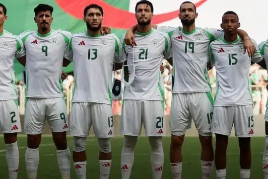 الجزائر تتأهل إلى كأس العالم 2026 بعد فوزها الكبير على الصومال بثلاثية نظيفة
