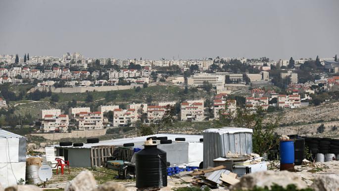 تقارير إسرائيلية: الحكومة شرعنت 69 بؤرة استيطانية وتستعد لإسكان مستوطنين فعليًا ضمن مشروع ضم تدريجي للضفة الغربية