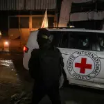 إسرائيل تتسلم رفات رهينة من الصليب الأحمر في غزة